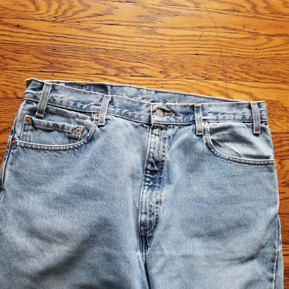 Vintage Levi's 505 Regular Fit Men's 36x32 Light Wash Blue Denim Jeans